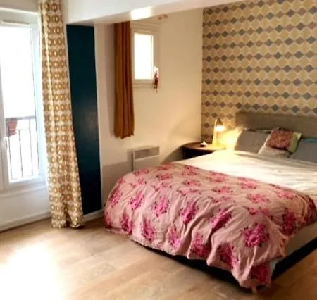 Appartamento Large Flat In Montmartre With Terrace Parigi