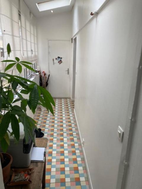 Large Flat In Montmartre With Terrace Appartamento Parigi